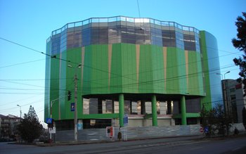 Piaţa de la Uvertura Mall …