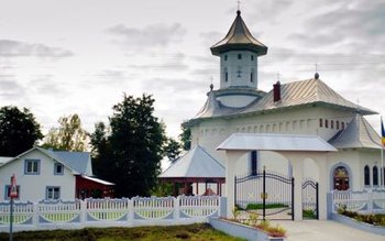 Biserica „Pogorârea Sfântului Duh și …