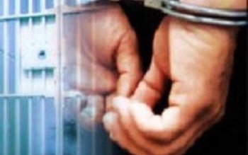 Suspect de săvârşirea unui furt, …