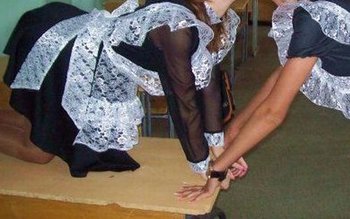 Trei eleve care au dansat …