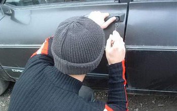 Cercetat pentru furtul unui autoturism …