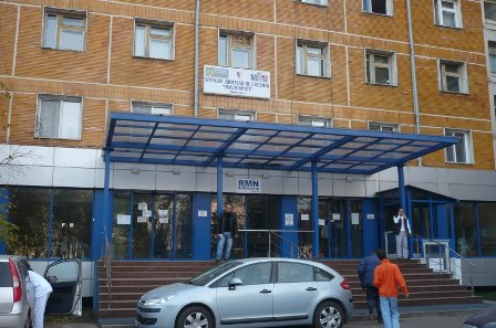 Un polițist a ajuns la Spitalul Județean Mavromati după ce s-a urcat băut la volan și s-a răsturnat cu mașina
