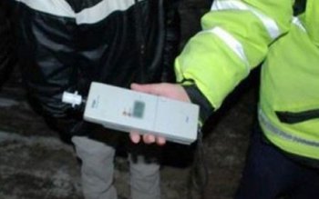 Șoferi depistaţi la volan, deşi …