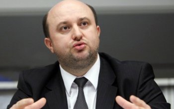 Ministru: Descentralizarea va aduce o …