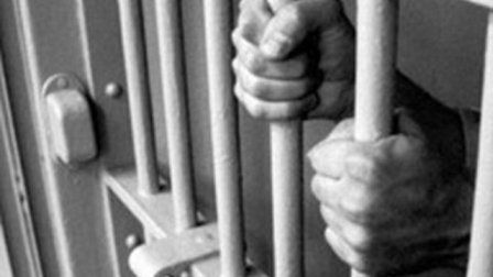 Reținuți de polițiștii botoșăneni după ce aveau emise mandate de executare a pedepsei cu închisoarea