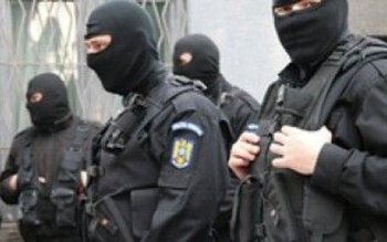 Percheziții domiciliare a procurorilor DIICOT …