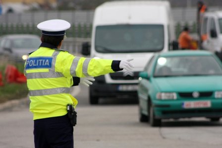 Tânăr depistat în trafic de polițiștii botoșăneni la volanul unui autoturism neînmatriculat, radiat din circulație de doi ani 