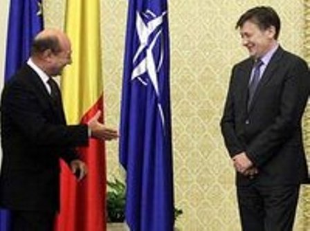 PSD suspectează PNL de înţelegere cu Băsescu