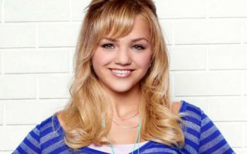 O tânără româncă de 17 …