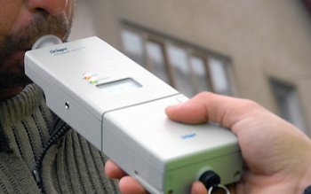 A ajuns cu mașina într-un …