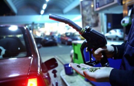 Cât vor costa benzina şi motorina în 2014