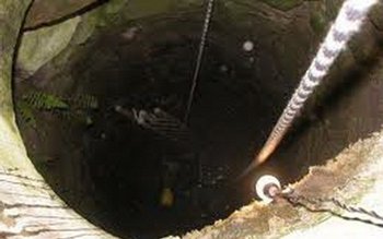 Un bătrân și-a pus capăt …