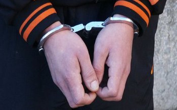 Minor suspect de furt calificat, …