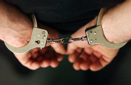 Trei persoane încarcerate de polițiștii botoșăneni în urma mandatelor emise de instanțele de judecată