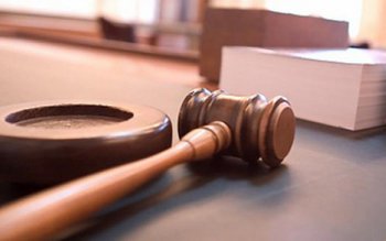 Doi tineri contrabandiști condamnaţi la …