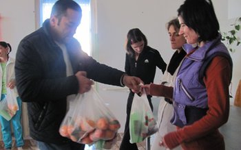 Tinerii democrat-liberali, alături de persoanele …