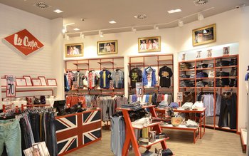 Lee Cooper vă invită să …