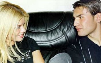 Alexandra Dinu dă de pământ …