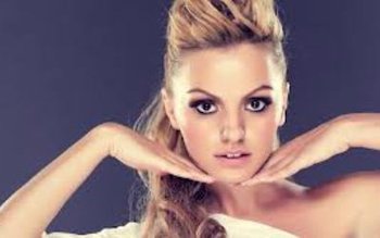 Alexandra Stan a acceptat să …