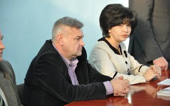 Senatorul PSD Doina Federovici alaturi …