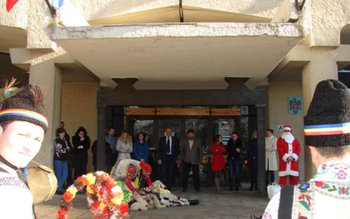 Primii colindători la Palatul Administrativ