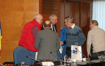 Reprezentanţii persoanelor vârstnice în dialog …