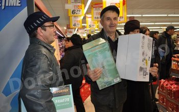 Îmbulzeală la deschiderea supermarketului Penny …