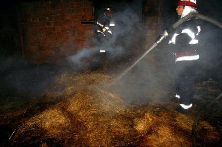 45 tone de furaje distruse într-un incendiu la Stăuceni