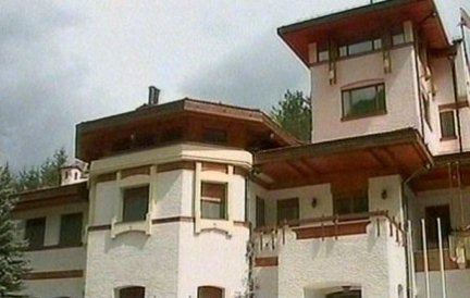 Cadouri de la Guvern: BOR primeşte un hotel, MApN ia Vila Covasna, iar SRI - Palatul Olăneşti