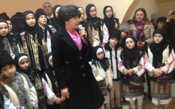 Senatorul Doina Federovici alături de …