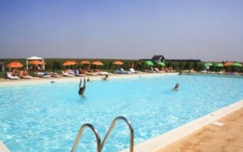 Mini-zonă de agrement cu bazin …