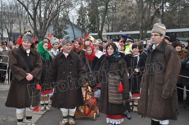 Parada Formațiilor de Datini și Obiceiuri 2013 Dorohoi - Banda Cordăreanca: VIDEO – FOTO