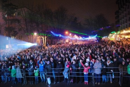 7000 de botoșăneni s-au bucurat de concertul din Piața Revoluției în Noaptea de Revelion