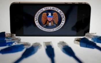 Apple neagă că a colaborat …