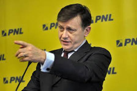 Antonescu: PNL ar trebui să aibă maturitatea de a participa pe liste proprii la europarlamentare