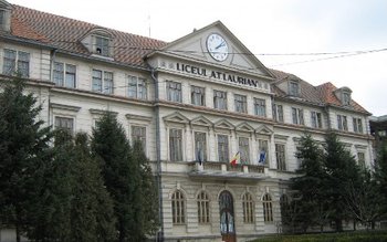 Vezi ce unități de învățământ …