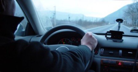 Tânăr depistat la volanul unui autoturism cu permisul de conducere suspendat 