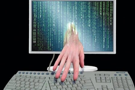 Hackerii din România, în vizor: Suspectaţi că au furat datele a 110 milioane de americani