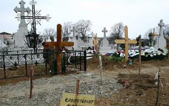 Criza locurilor de veci scoate …