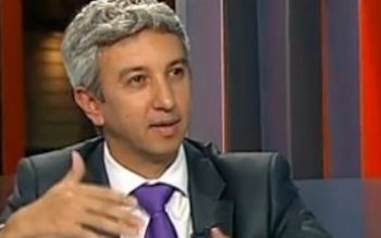 Ce face Dan Diaconescu ca …