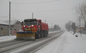 Peste 50 de utilaje de …