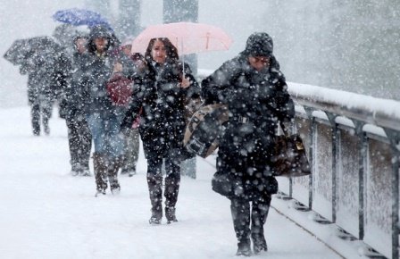 Vin ninsorile, anunţă meteorologii