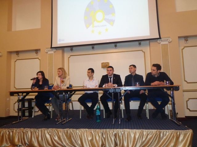 „10 pentru Europa” proiect de pre-campanie electorală pentru alegerile europarlamentare, inițiat de TNL și CSL