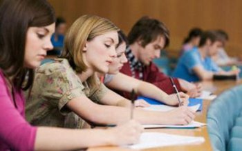 Viscolul reprogramează examenele studenţilor