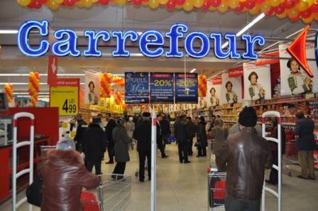 Persoane cercetate de jandarmi pentru infracțiuni comise în supermarketul Carrefour Botoșani
