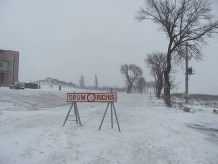 Din cauza viscolului, în județul Botoșani sunt închise circulaţiei mai multe drumuri ! Vezi care sunt !