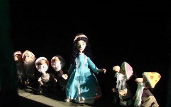 „Albă ca Zăpada și cei …