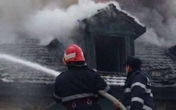 Bătrână decedată într-un incendiu generat …