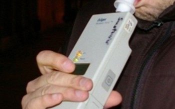 Tânăr prins băut la volan …