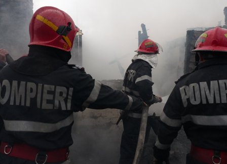 Pompierii botoșăneni, chemaţi în sprijin de 140 de ori în şapte zile